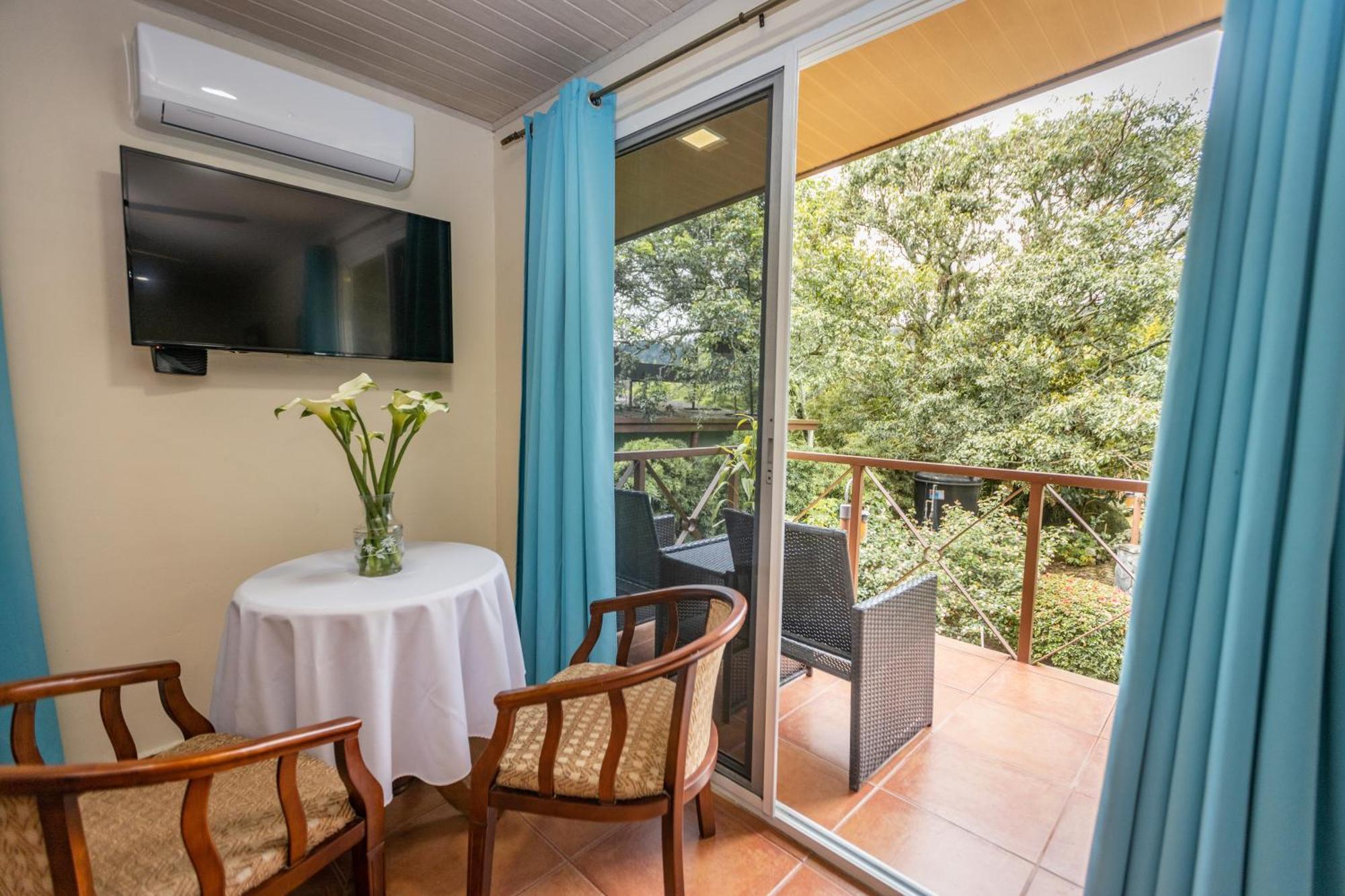El Oasis Hotel Y Restaurante 보케테 외부 사진