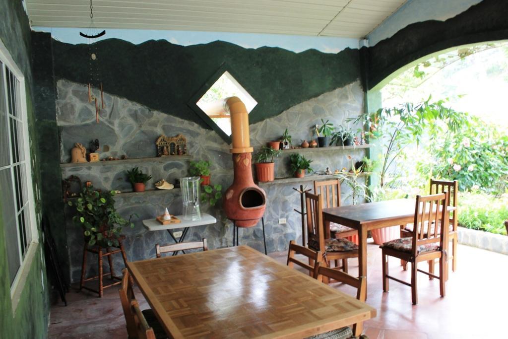 El Oasis Hotel Y Restaurante 보케테 외부 사진