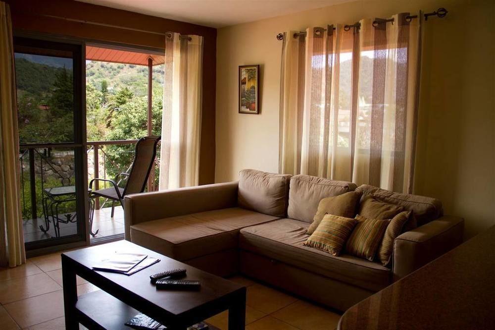 El Oasis Hotel Y Restaurante 보케테 외부 사진
