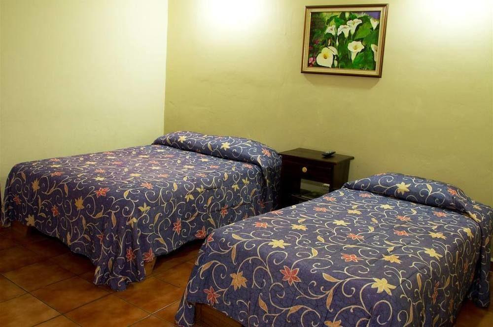 El Oasis Hotel Y Restaurante 보케테 외부 사진