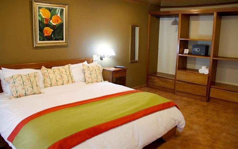 El Oasis Hotel Y Restaurante 보케테 외부 사진